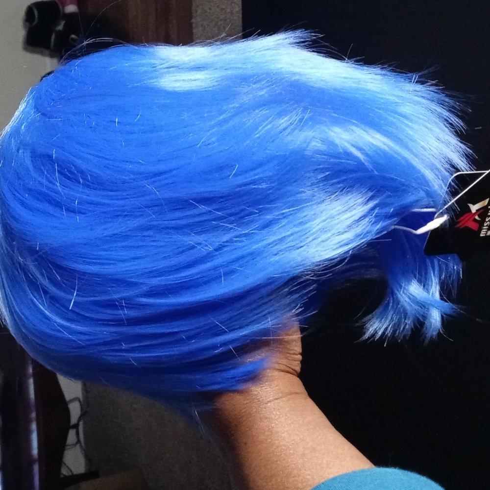 blue wig - Picture 7 of 7